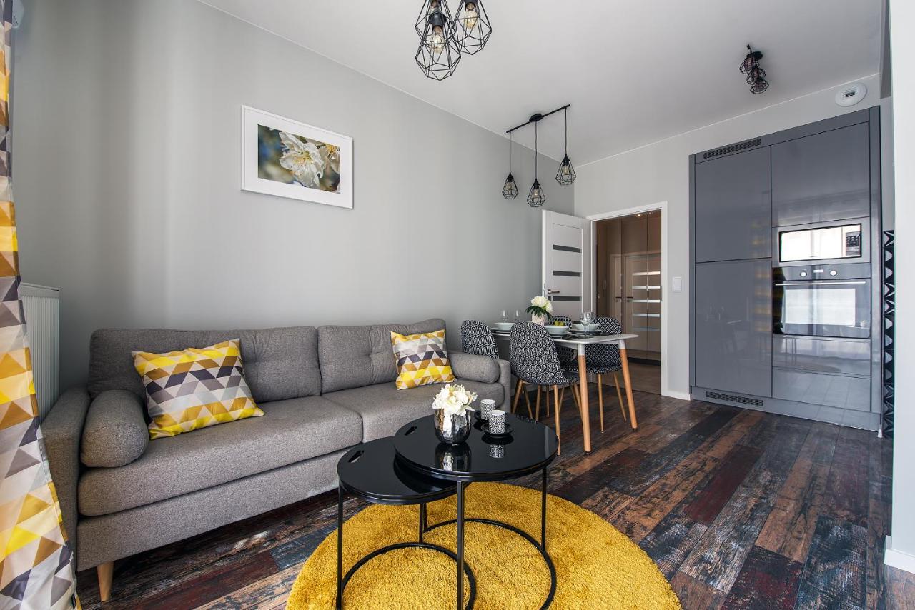 Close To Chopin Airport, Cybernetyki, Free Parking By Cosmo Spirit Varsóvia Exterior foto