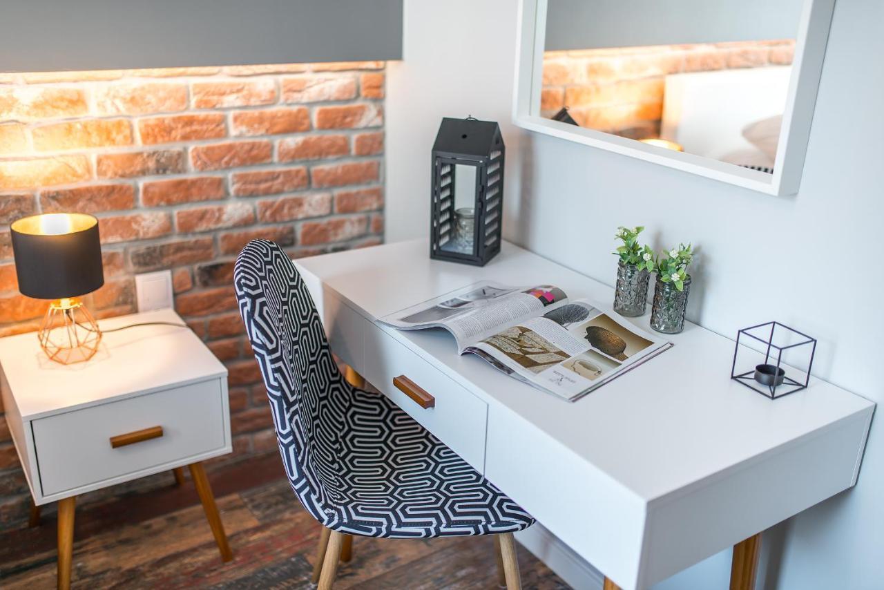 Close To Chopin Airport, Cybernetyki, Free Parking By Cosmo Spirit Varsóvia Exterior foto