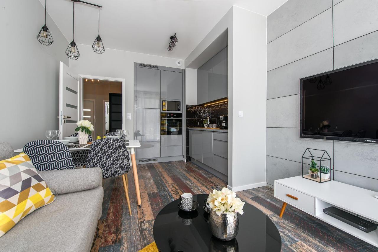 Close To Chopin Airport, Cybernetyki, Free Parking By Cosmo Spirit Varsóvia Exterior foto