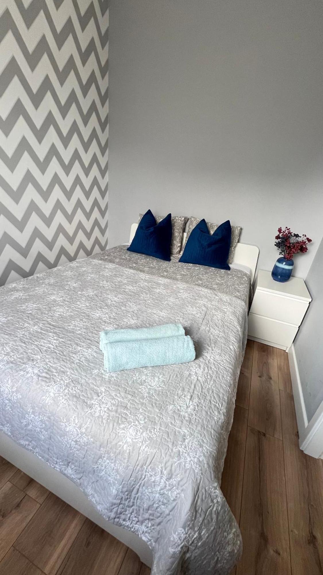 Close To Chopin Airport, Cybernetyki, Free Parking By Cosmo Spirit Varsóvia Exterior foto