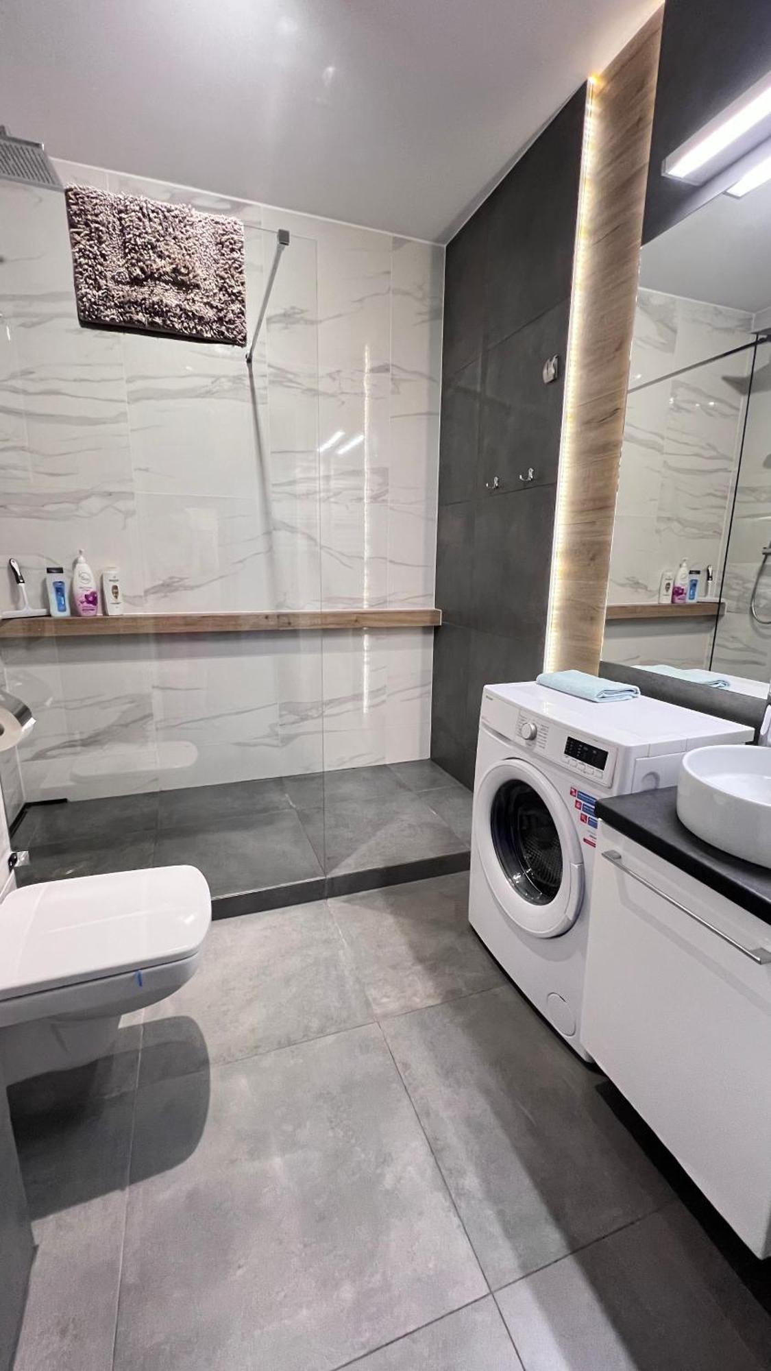 Close To Chopin Airport, Cybernetyki, Free Parking By Cosmo Spirit Varsóvia Exterior foto