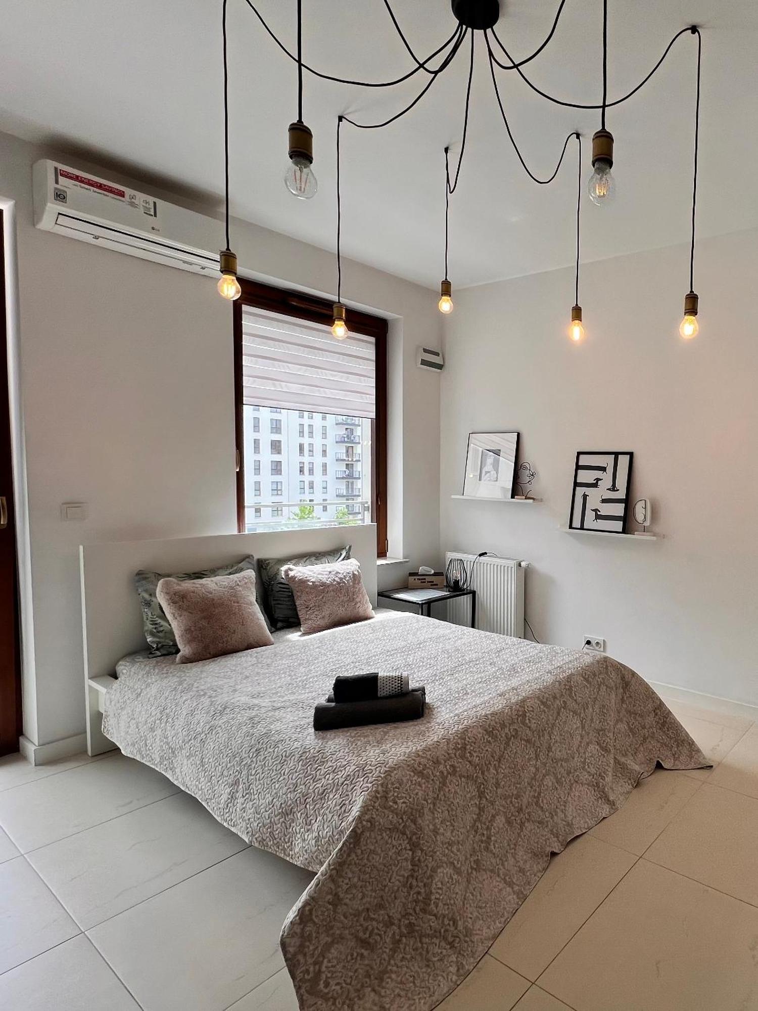 Close To Chopin Airport, Cybernetyki, Free Parking By Cosmo Spirit Varsóvia Exterior foto